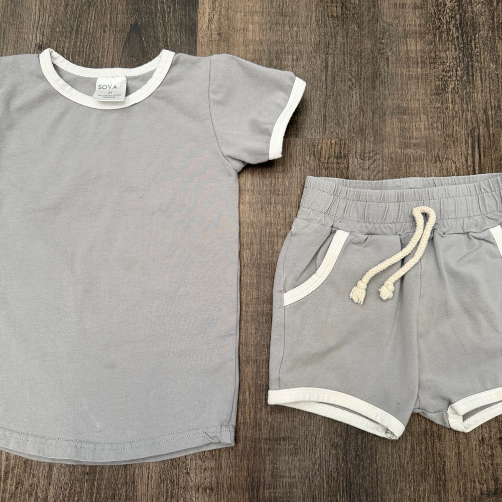 Soft Gray Kids Tee and Shorts Set with White Trim - Picture 5 of 6